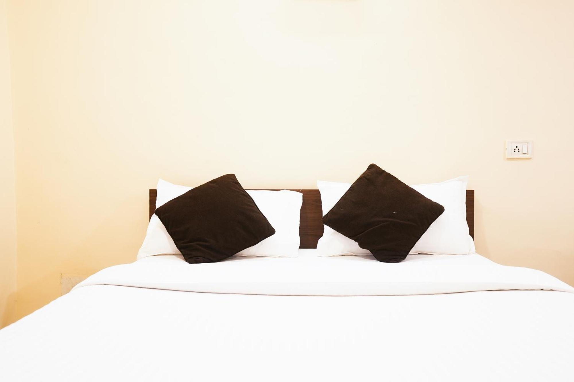 Hotel Della Comfort Near Ambreshwar Shiv Mandir, Ambernath Amarnath Экстерьер фото